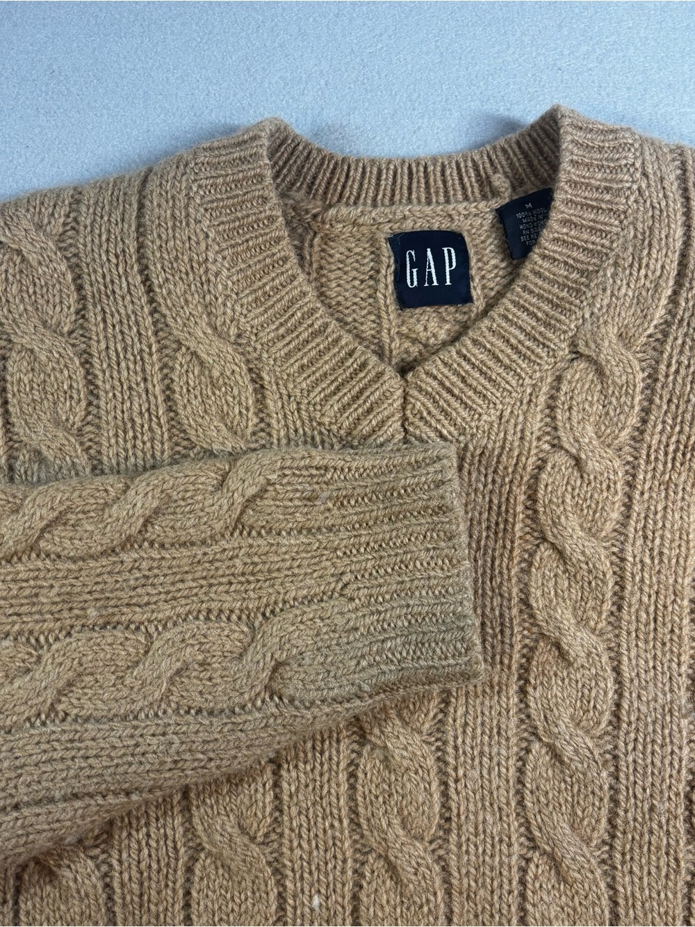 GAP Men’s Camel Cable V-Neck 100% Wool Sweater